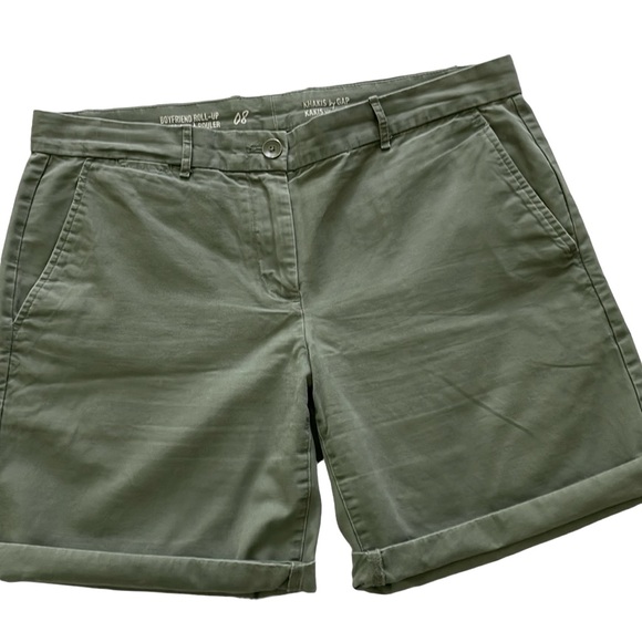 Gap Roll-Up Boyfriend Khaki Cotton Shorts, Size 8 - Picture 7 of 14